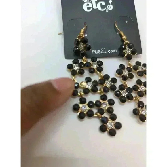 NWT Rue21 Etc Womens Floral Beaded Drop Hoop Earrings Set Of 3 Pairs - Picture 3 of 6